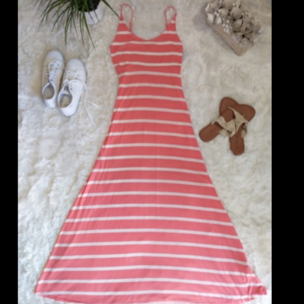 Long maxi dress striped size medium adjustable straps